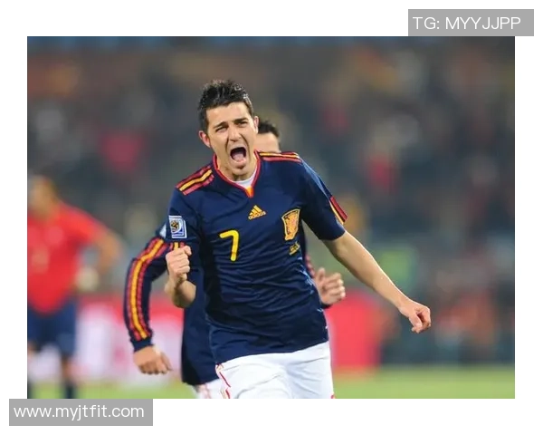 当年绿茵场风云再现模糊影像中的传奇球星记忆