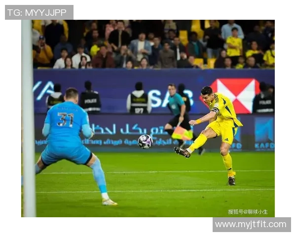 足球巨星精彩瞬间大集合：震撼靓照展现球场英姿与风采