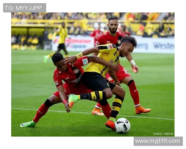 足球明星集体打车同路 穿梭城市街头畅聊比赛与生活